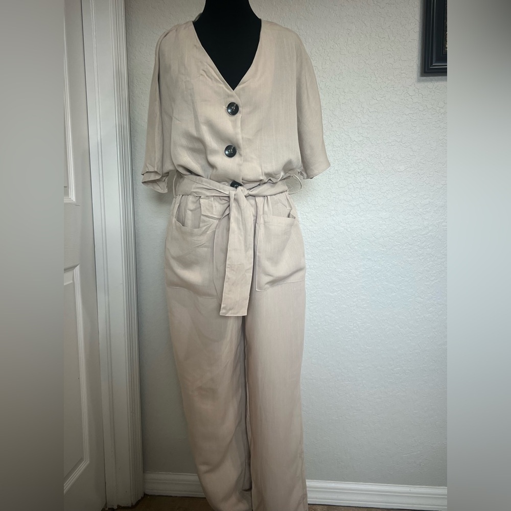 Carly Jean Los Angeles Light Tan Blouse
Caja 2